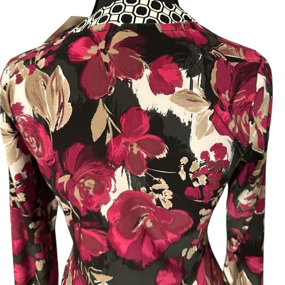 NWT Anne Klein Gorgeous Floral Wrap Dress with Geometric Neckline & Tie - Picture 8 of 9